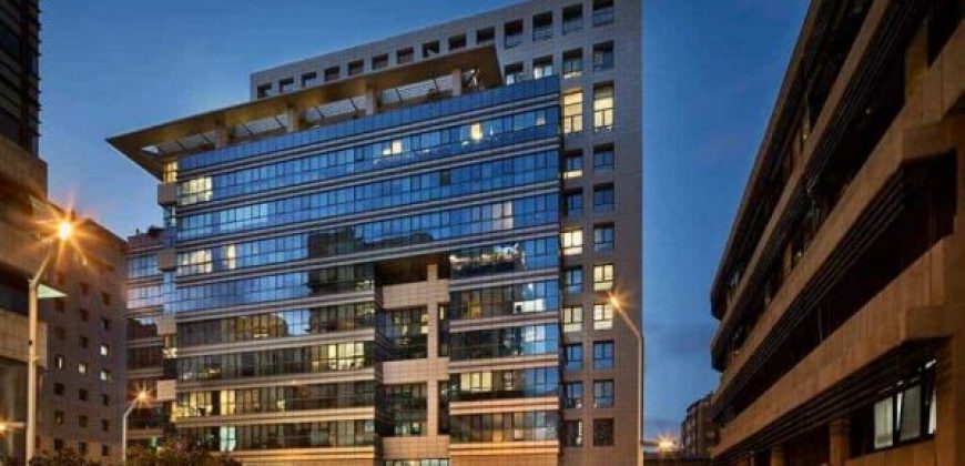 משרד יפהפה ומניב עם שוכר מעולה