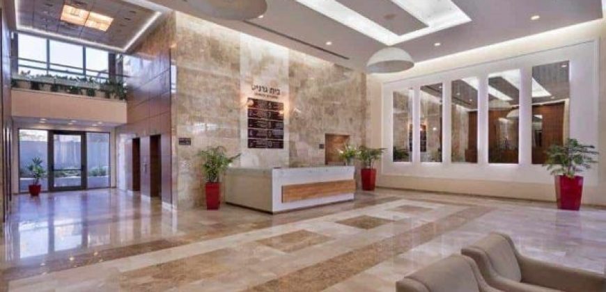 משרד יפהפה ומניב עם שוכר מעולה