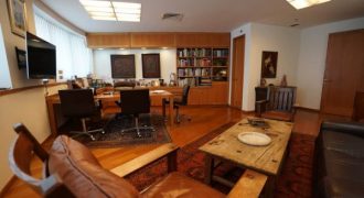 במגדל מפואר בבורסה כ-1740 מ"ר