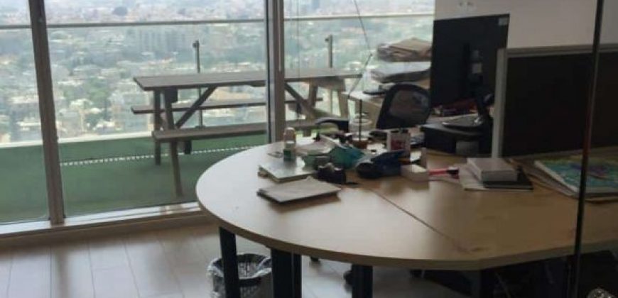 בהזדמנות! במגדל בסר בקומה גבוהה עם נוף ומרפסת