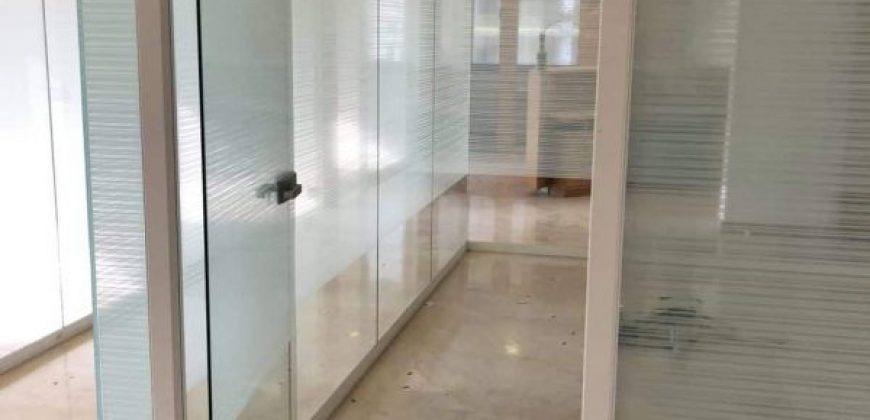 במגדל בוטיק בבורסה ברמת גן, משרדים מושקעים ומחולקים