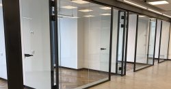 משרד יפהפה במגדל הכשרת הישוב, עבור כל עסק! רמת גמר גבוהה, ומרפסת שמש מאחור.