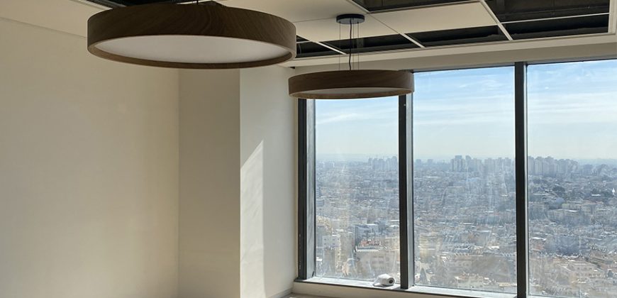 במגדל הכשרת הישוב החדש והמבוקש משרד בגמר מלא 150 מ