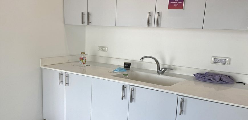 משרד נדיר למכירה, מגדל אלקטרה סיטי המבוקש בתל אביב