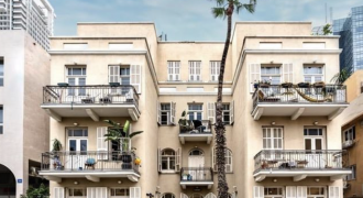 משרד להשכרה בלב מתחם הבורסה 208 מ"ר בקרבת רכבת !!