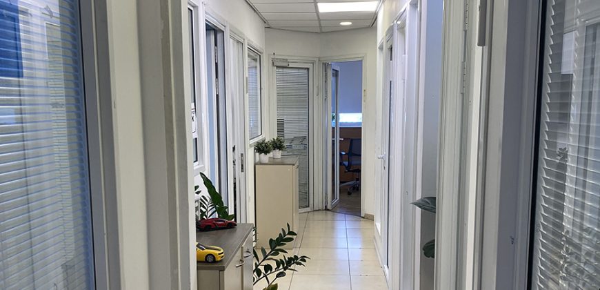 משרד להשכרה בלב מתחם הבורסה 270 מר