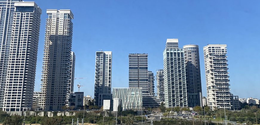 משרד להשכרה בלב מתחם הבורסה 270 מר