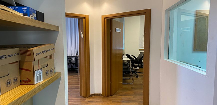 משרד להשכרה בבניין בוטיק במתחם הבורסה רמת גן