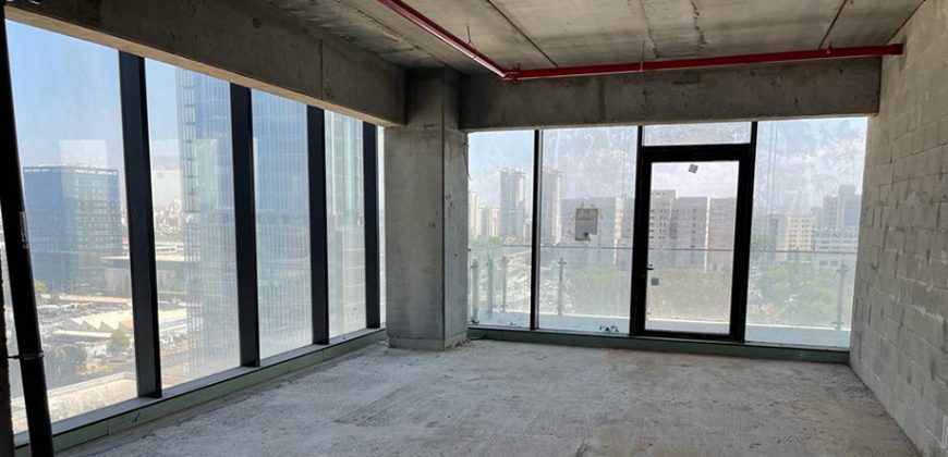 משרד פינתי יפהפה למכירה במגדלי בסר סיטי פ"ת החדשים!