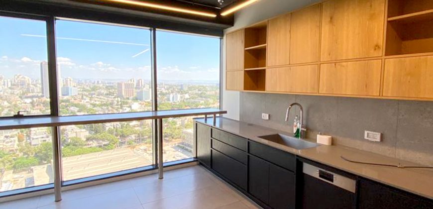 משרד יפהפה להשכרה במגדל אלון